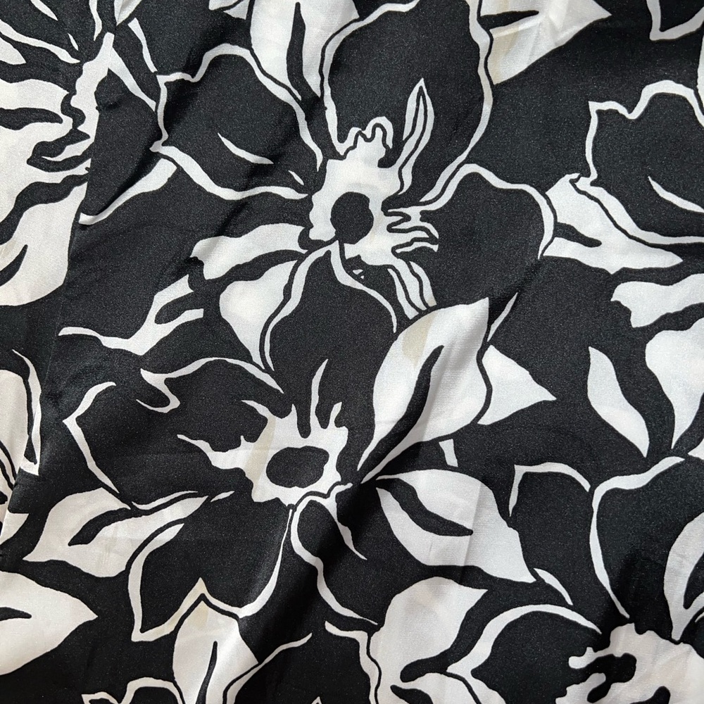 Nicole Miller Black and White Floral Maxi Dress with pockets - Picture 3 of 6